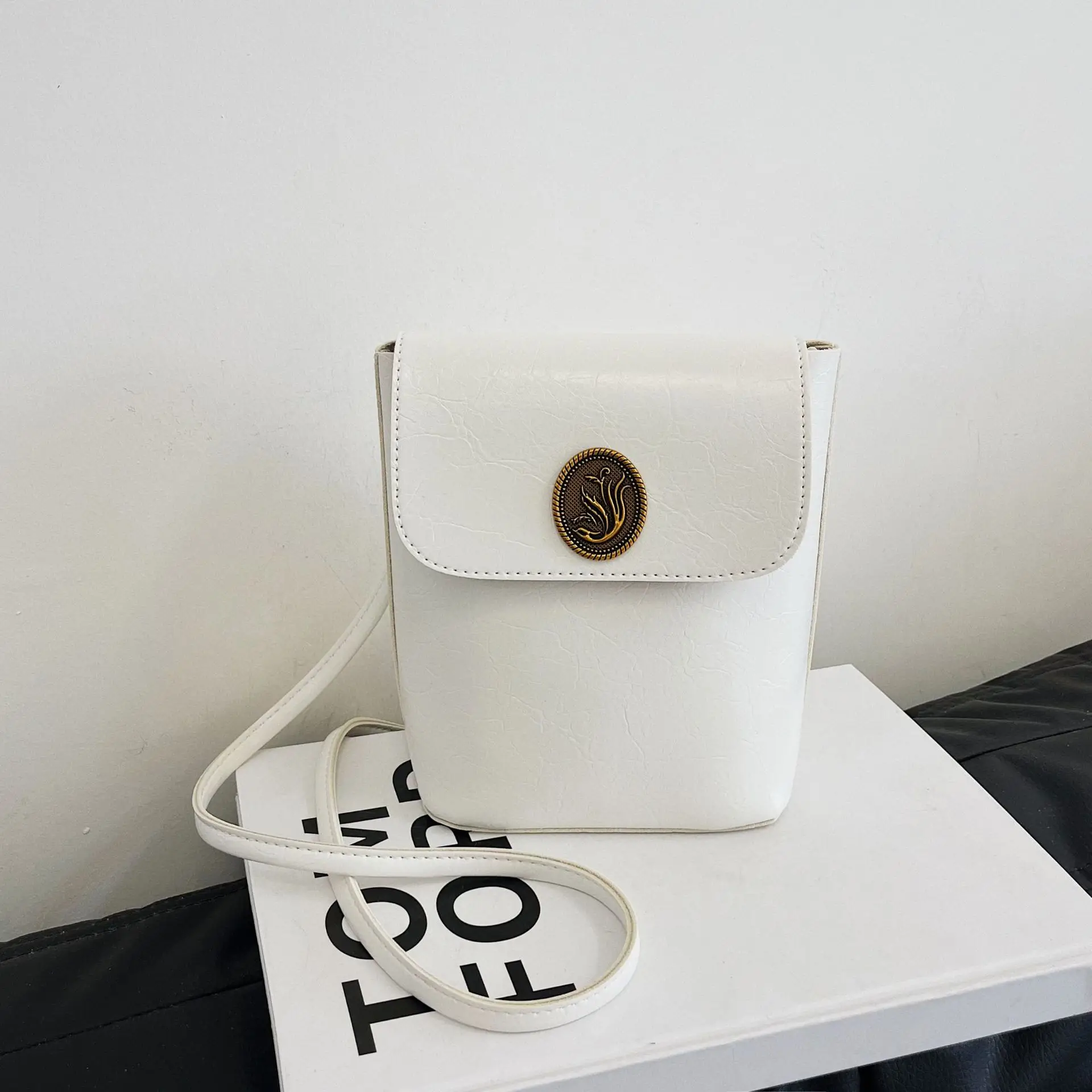 White Mini Mobile Phone Bag Women's Fashion Retro Simple Shoulder Bag — feature 7