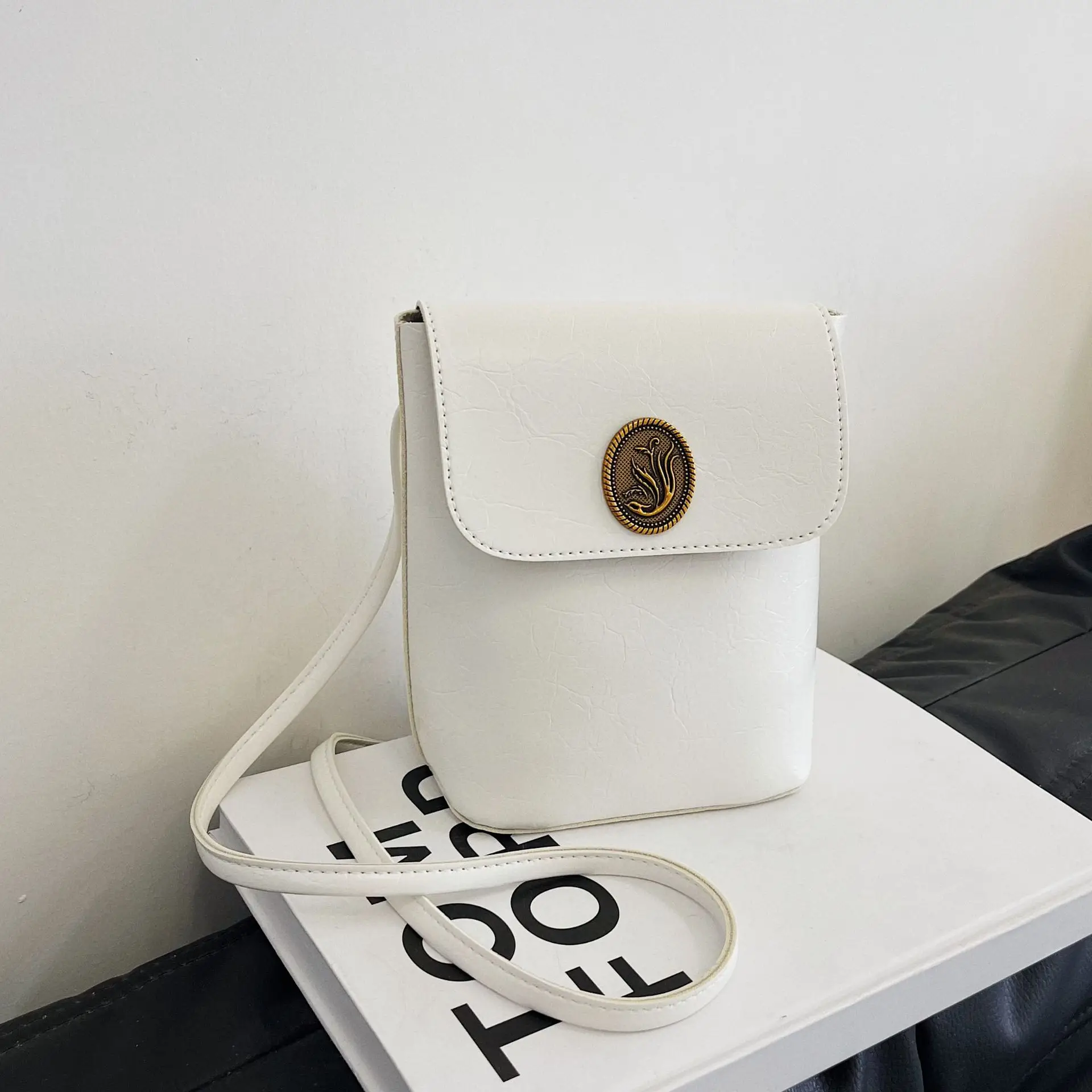 White Mini Mobile Phone Bag Women's Fashion Retro Simple Shoulder Bag — feature 9
