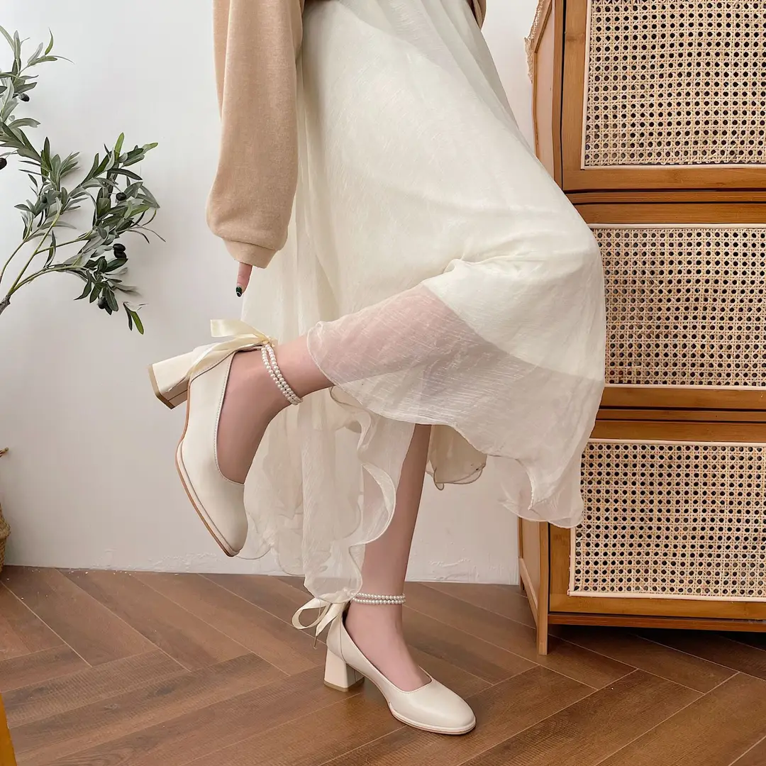 Mary Jane Shoes 2025 New French Pearl Chain Bow High Heels Square Toe Thick Heels Shallow Mouth Easiest for Match Shoes — feature 2