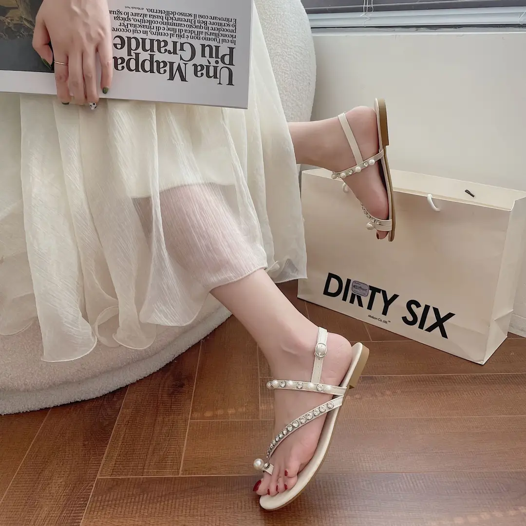 High Heels for Women 2025 Summer New Style Round Toe Rhinestone Fairy Style Pearl Thong Toe Strap Versatile Sandals for Women — feature 1