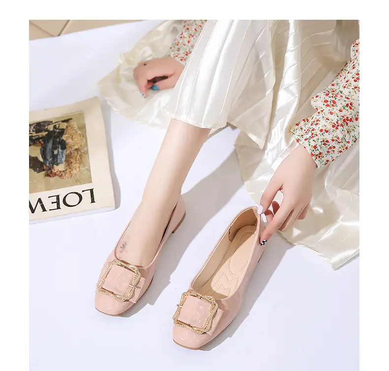 High Heels Women's 2025 New Patent Leather Square Toe Soft Sole Low Heel Beanie Shoes Shallow Mouth Fashion Versatile Thick Heel Flats — feature 8