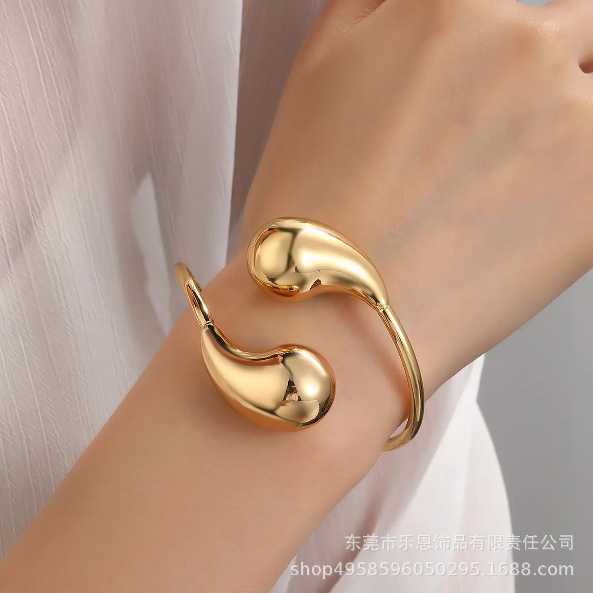 Golden Hollow Water Drop Necklace & Earrings Set for Women - Image 17
