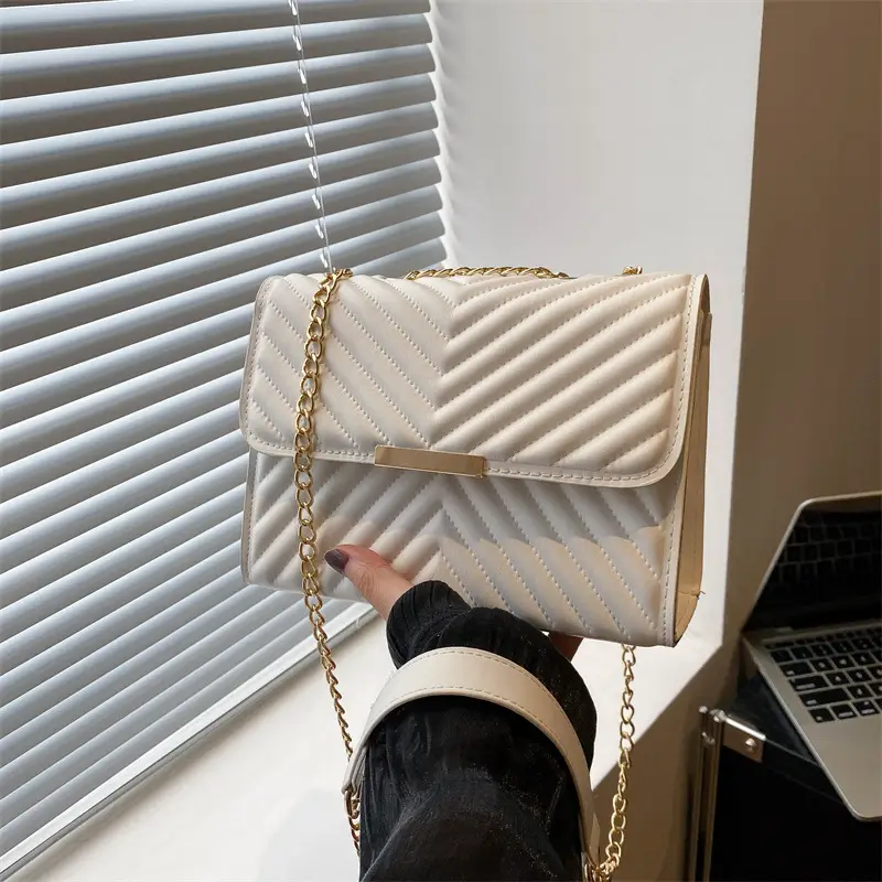 Women's 2024 Gradient Textured Shoulder Bag - Image 9