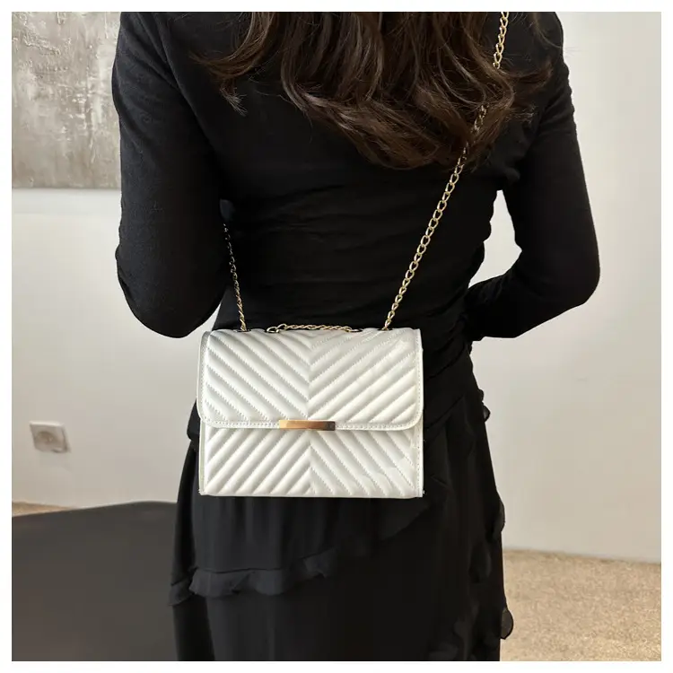 Women's 2024 Gradient Textured Shoulder Bag — feature 10
