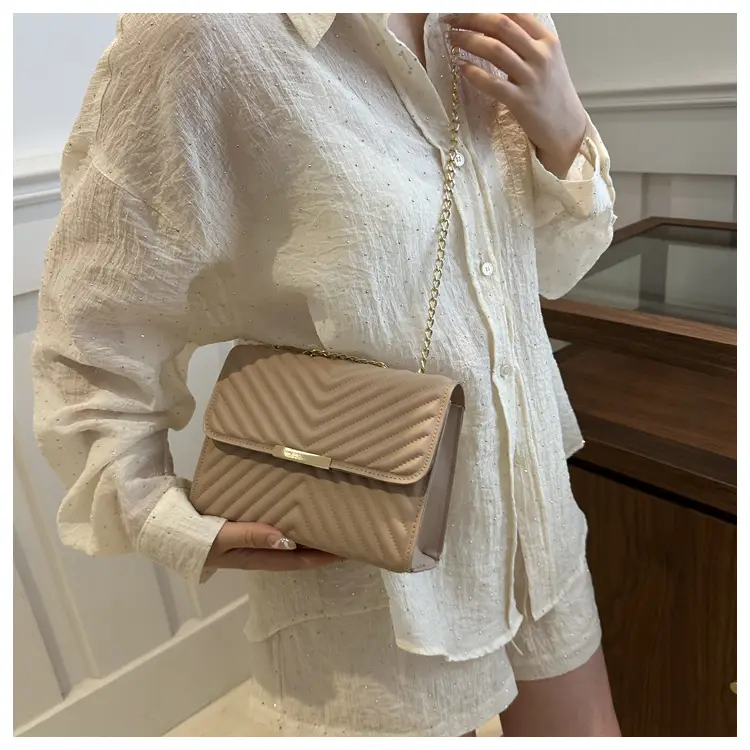 Women's 2024 Gradient Textured Shoulder Bag — feature 16