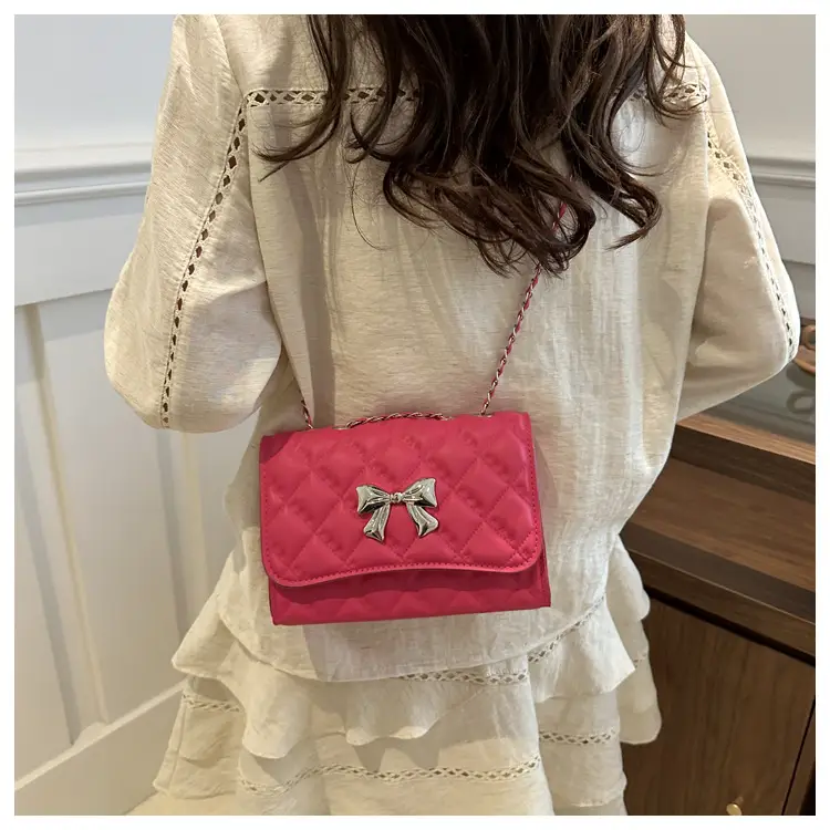 Black Women's Chain Bow Shoulder Bag 2024 — feature 15