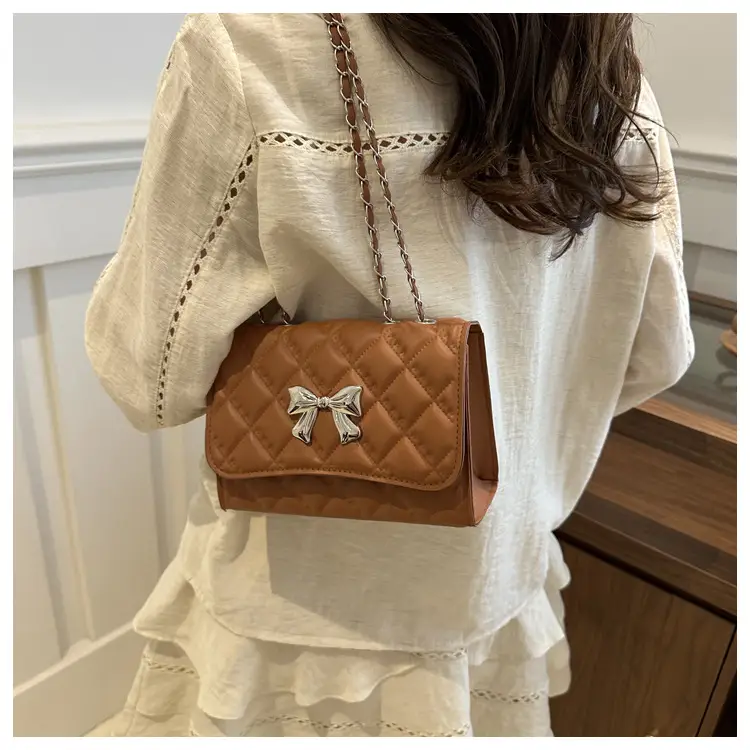 Black Women's Chain Bow Shoulder Bag 2024 — feature 18