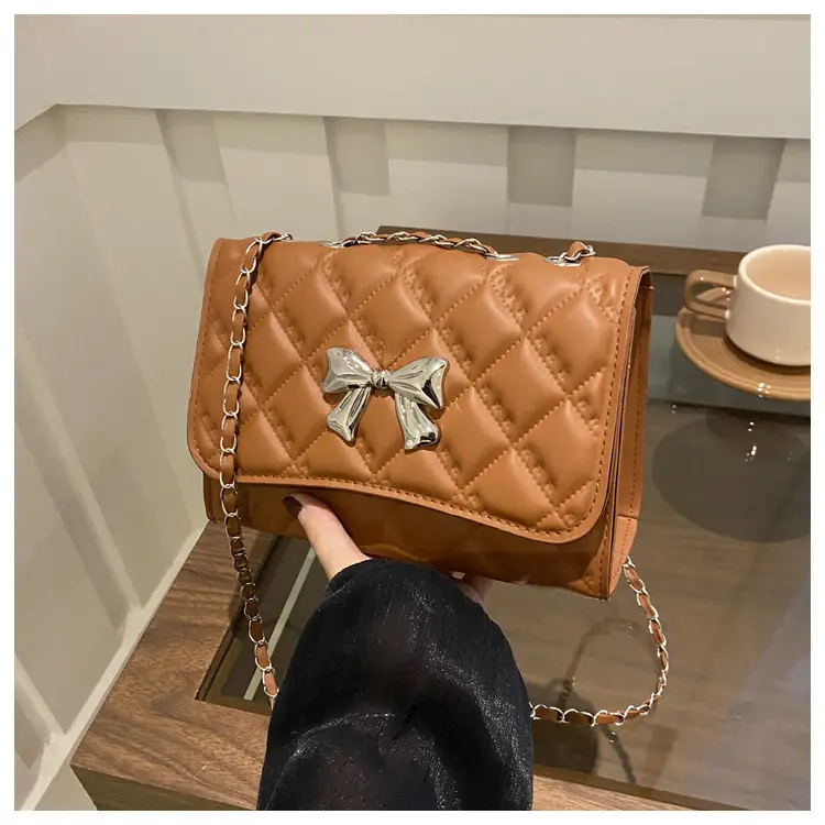 Black Women's Chain Bow Shoulder Bag 2024 — feature 23