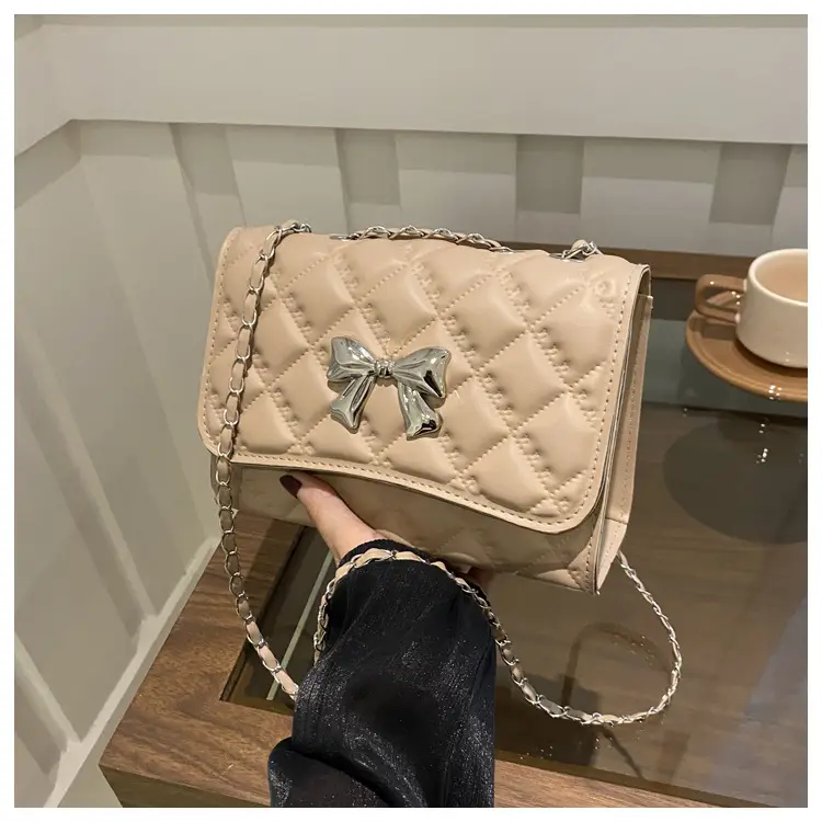 Black Women's Chain Bow Shoulder Bag 2024 — feature 24