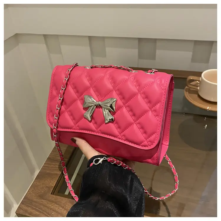Black Women's Chain Bow Shoulder Bag 2024 — feature 25