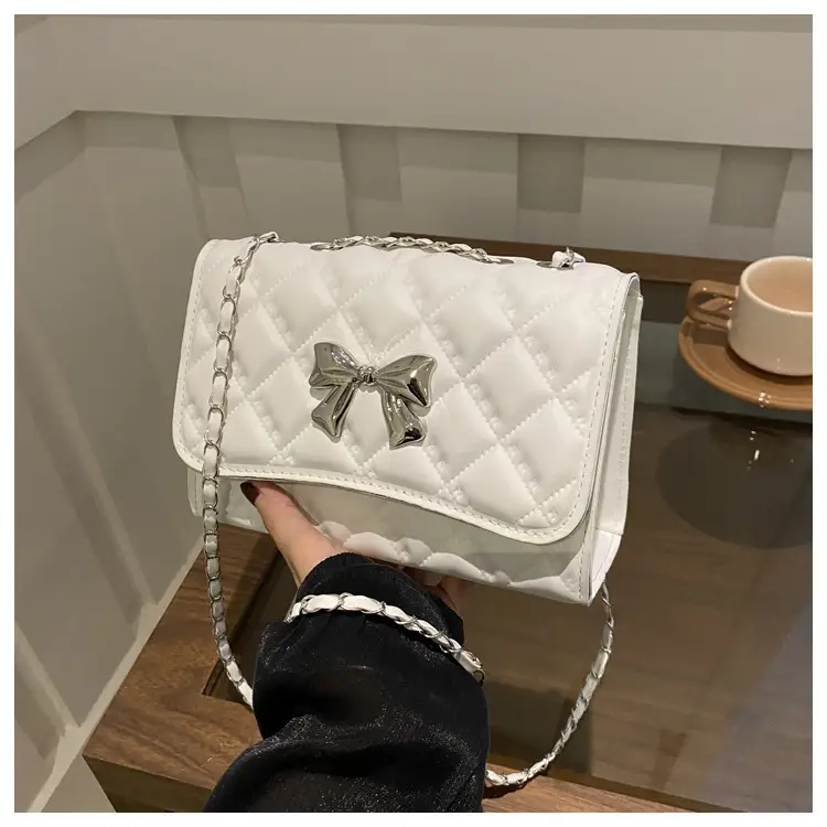 Black Women's Chain Bow Shoulder Bag 2024 — feature 26