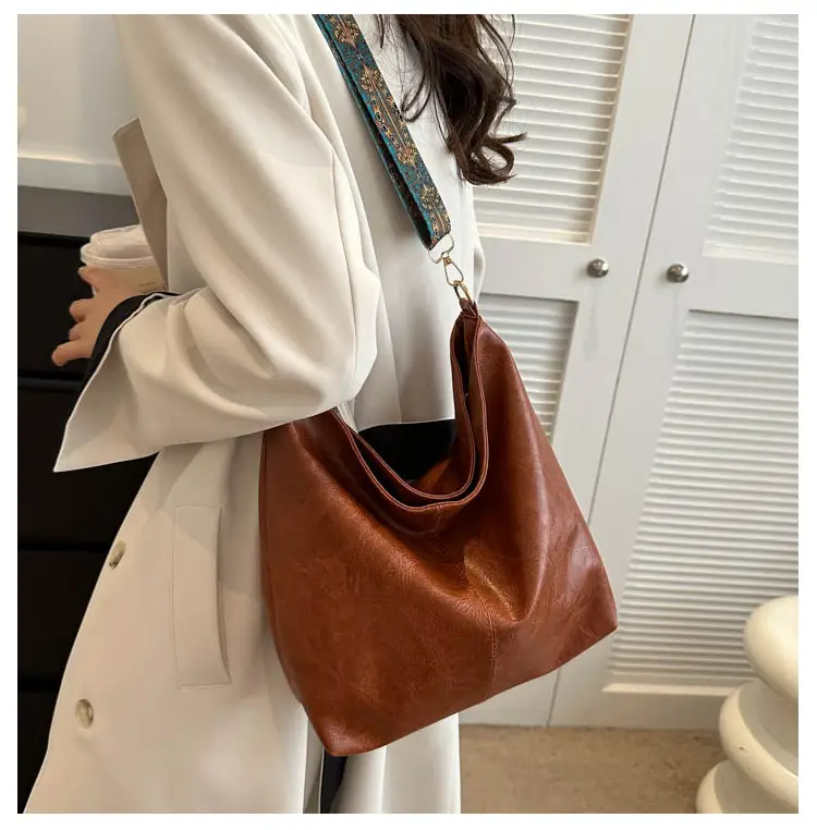 Vintage Brown Leather Shoulder Bag with Blue Patterned Strap — feature 11