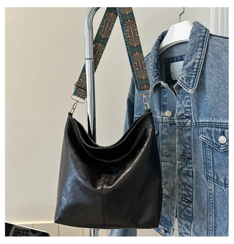 Vintage Brown Leather Shoulder Bag with Blue Patterned Strap — feature 12