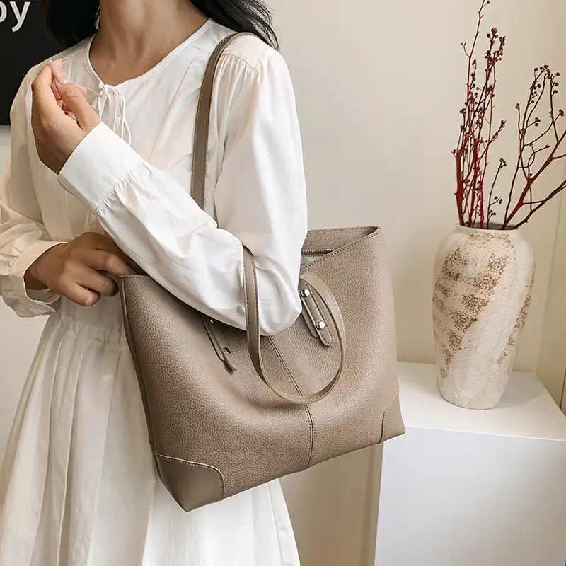Black Crossbody Tote Bag for Women, Large Capacity, Stylish Design