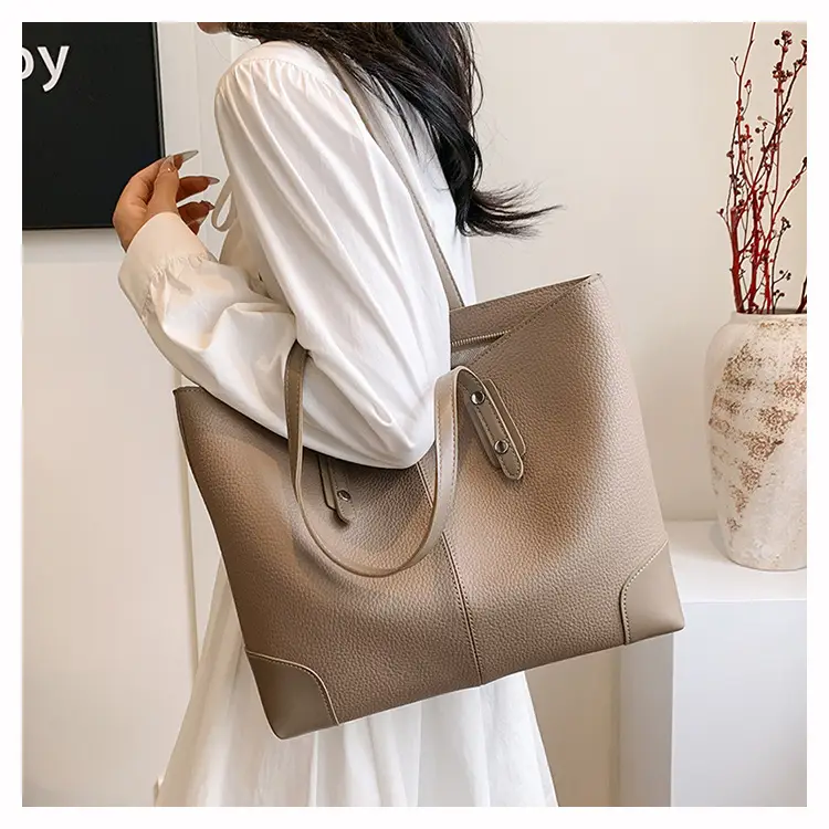 Black Crossbody Tote Bag for Women, Large Capacity, Stylish Design — feature 11