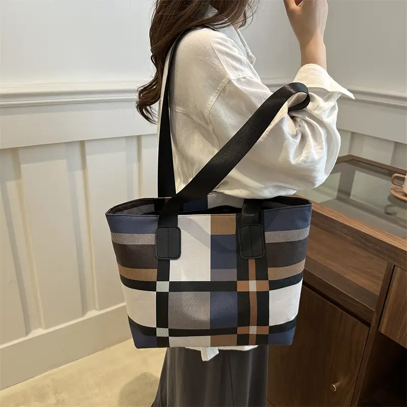 Plaid Casual Bag Large Capacity Women's Shoulder Bag - Image 5