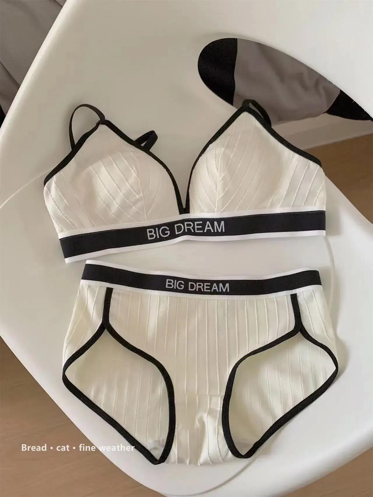 Women's Triangle Cup Sports Bra White Black Small - Image 3
