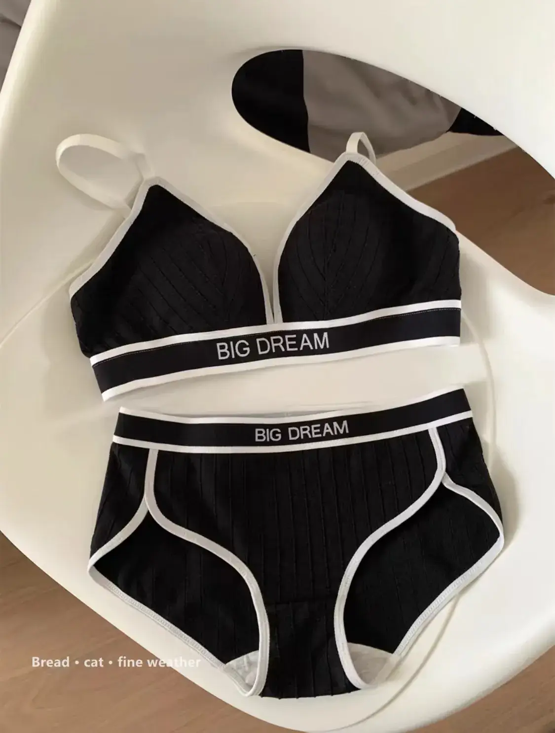 Women's Triangle Cup Sports Bra White Black Small - Image 4