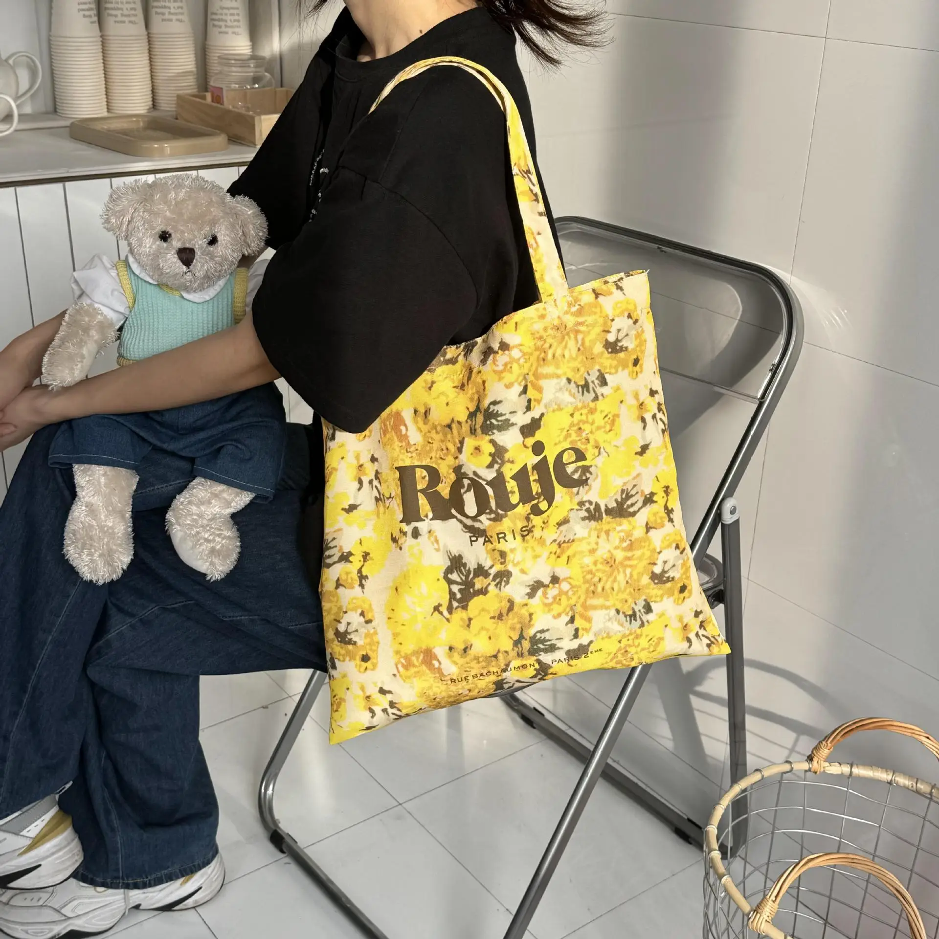 2024 Floral Canvas Shoulder Bag Blue Plaid Design - Image 8