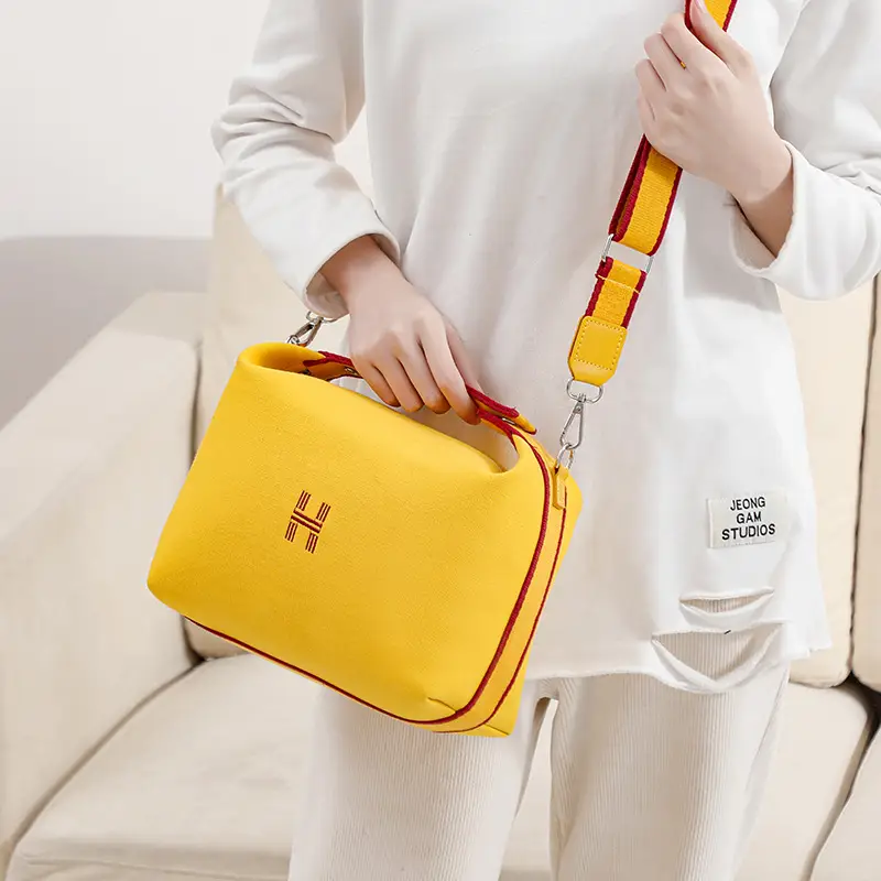 White Canvas One Shoulder Crossbody Bag for Women