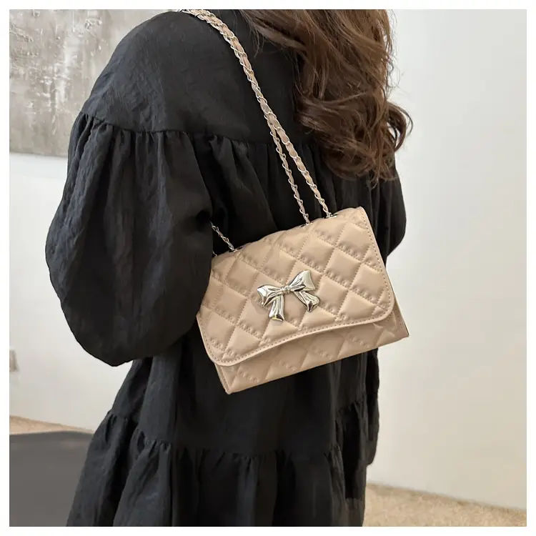Pink Rhombic Chain Shoulder Bag for Women 2024 — feature 11