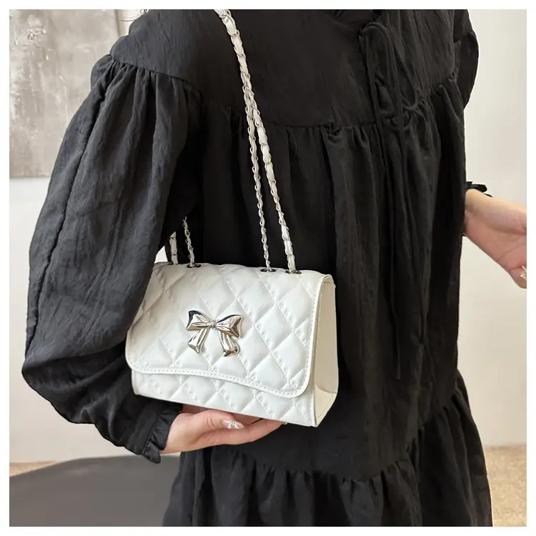 Pink Rhombic Chain Shoulder Bag for Women 2024 — feature 14