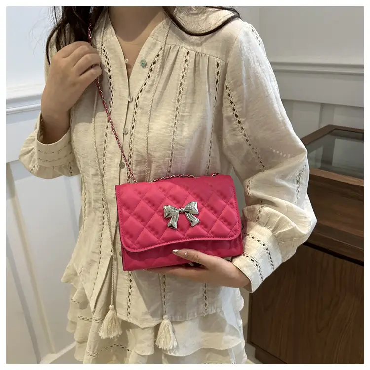 Pink Rhombic Chain Shoulder Bag for Women 2024 — feature 16