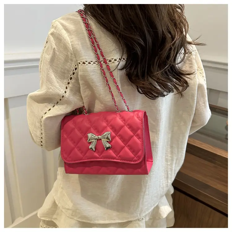 Pink Rhombic Chain Shoulder Bag for Women 2024 — feature 18