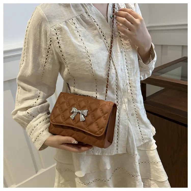 Pink Rhombic Chain Shoulder Bag for Women 2024 — feature 19