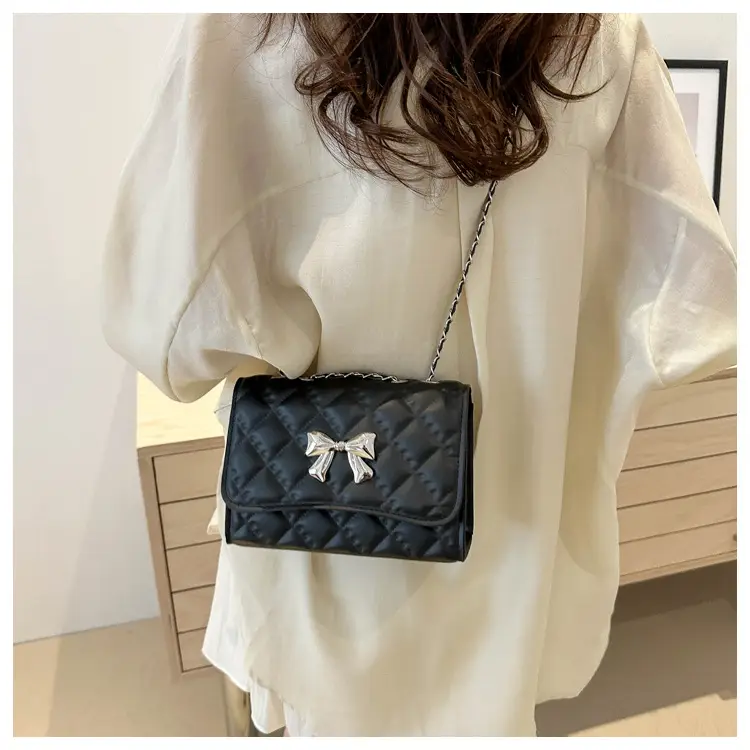Pink Rhombic Chain Shoulder Bag for Women 2024 — feature 24