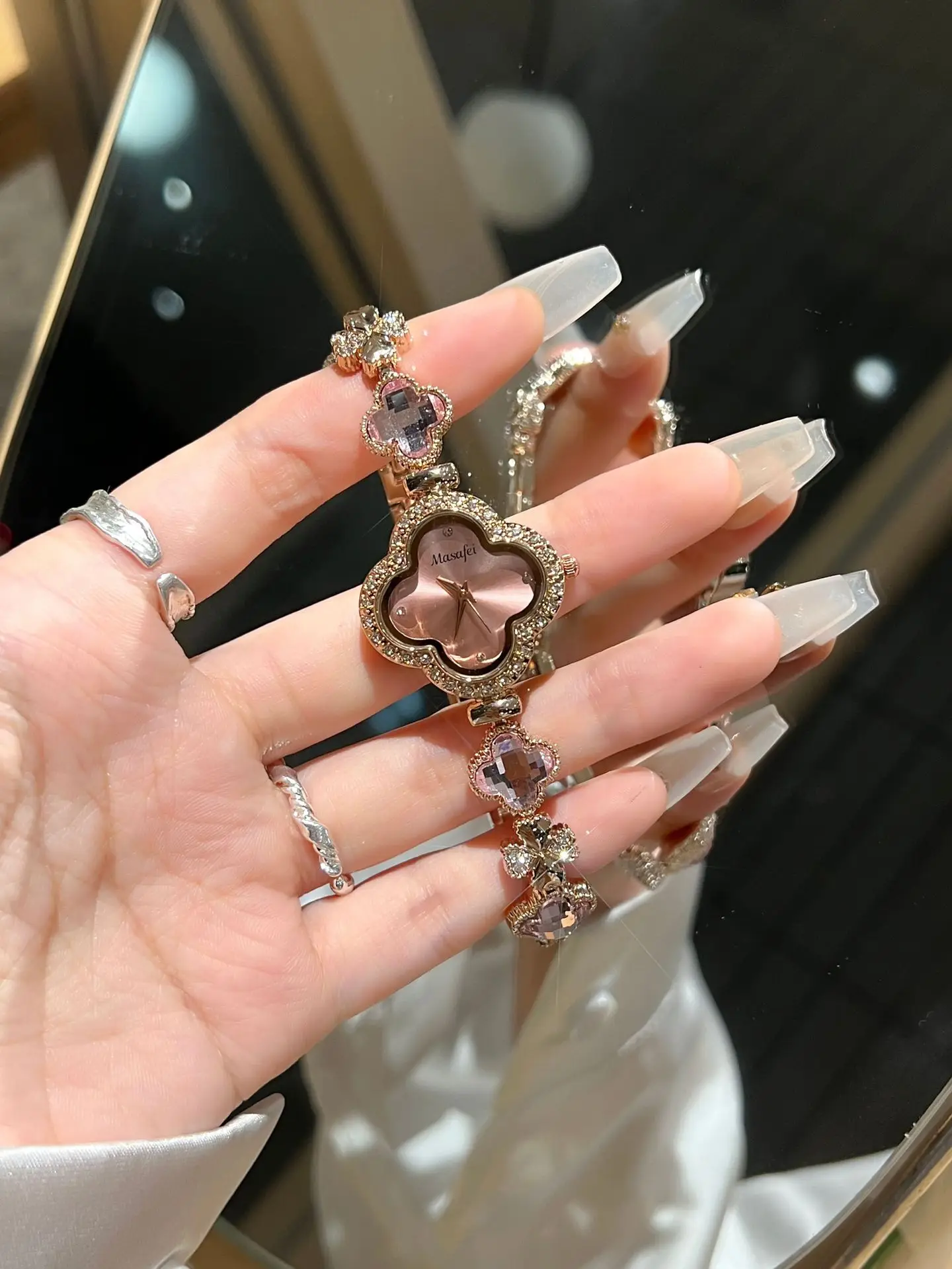 Women's Four Leaf Clover Rhinestone Watch Waterproof Quartz - Image 2