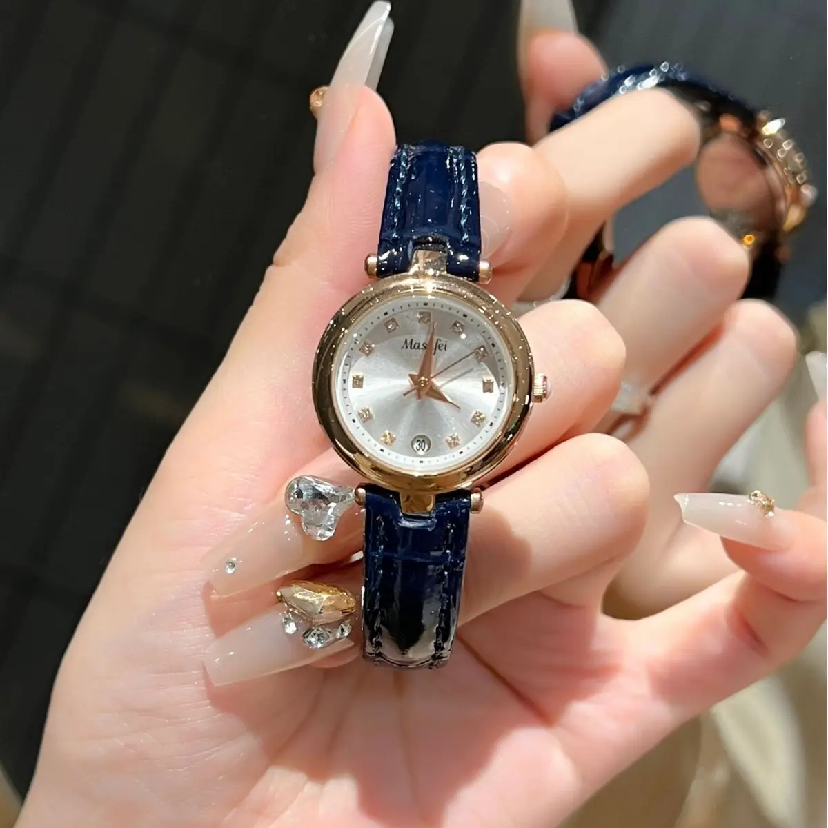 Women's Waterproof Quartz Watch 30m Luminous Gold Dial - Image 4