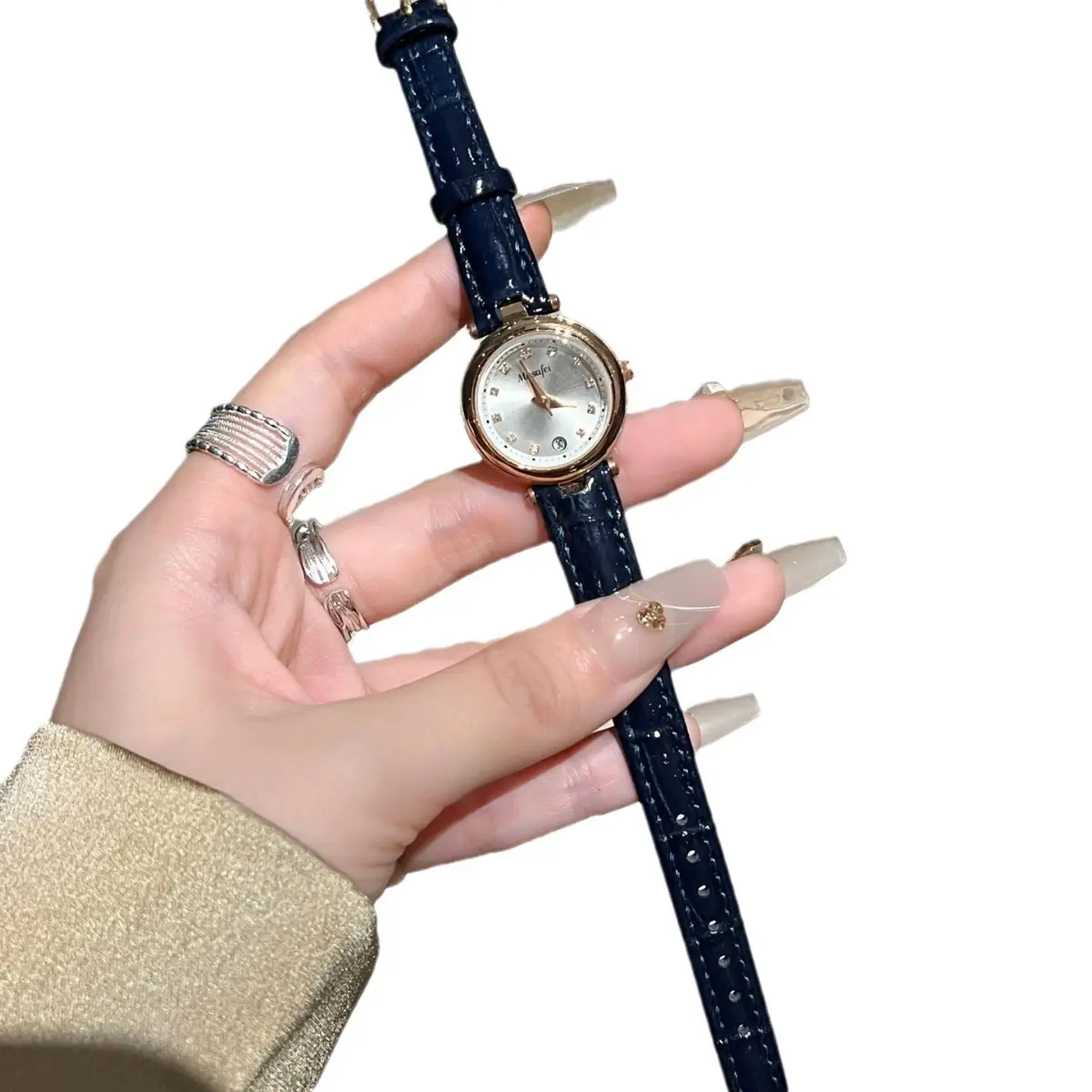 Women's Waterproof Quartz Watch 30m Luminous Gold Dial - Image 6