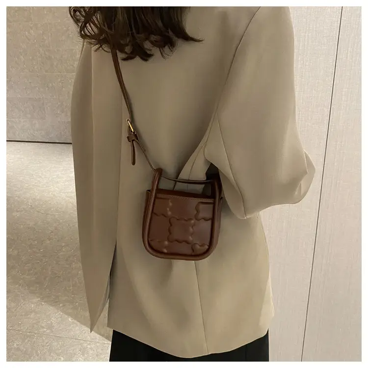 Women's Mini Biscuit Shoulder Crossbody Bag 2024 — feature 21
