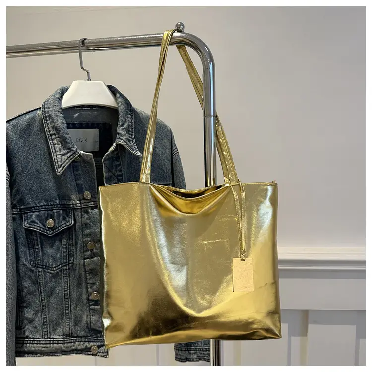 Gold Laser Shoulder Tote Bag Large Capacity 2024 — feature 19