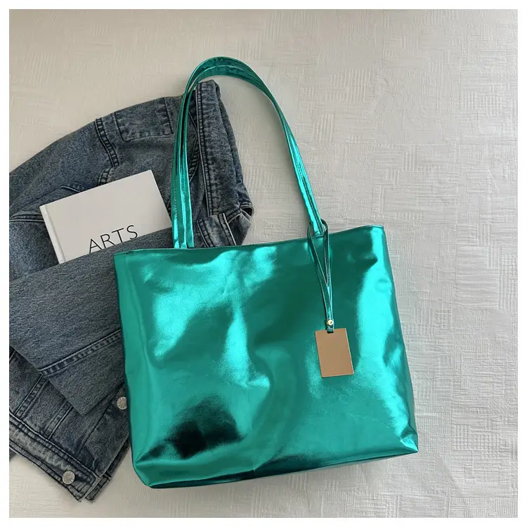 Gold Laser Shoulder Tote Bag Large Capacity 2024 — feature 20