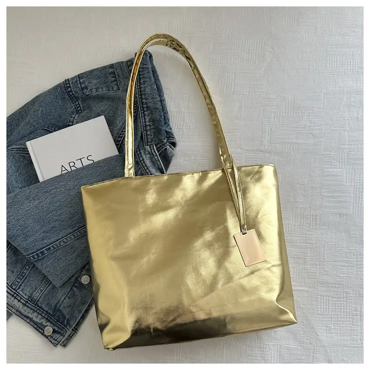 Gold Laser Shoulder Tote Bag Large Capacity 2024 — feature 21