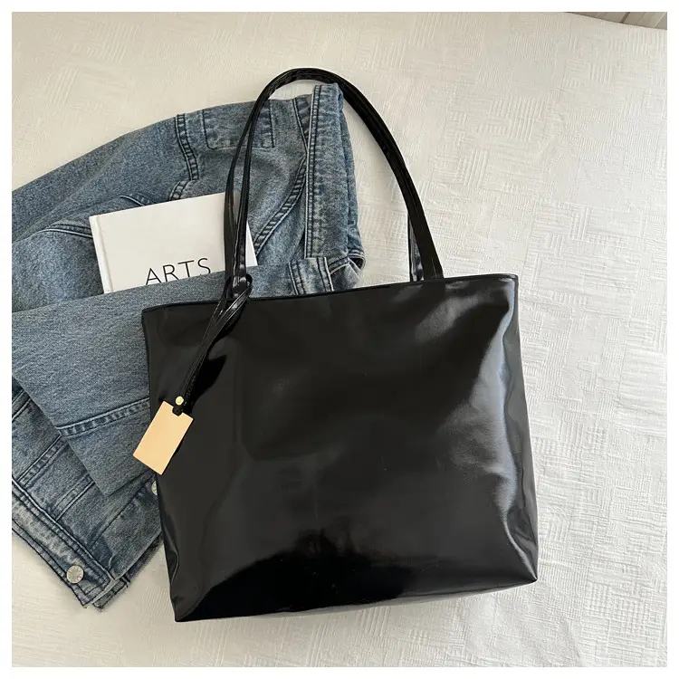 Gold Laser Shoulder Tote Bag Large Capacity 2024 — feature 22