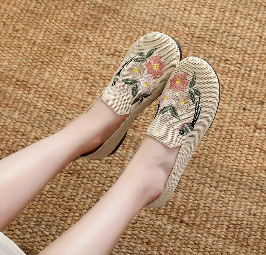 Old People's Shoes Women's Mother's sneaker Milk Shoes Non-slip Slip-in Old Beijing Cloth Shoes with Soft Sole for Middle-aged and Elderly - Image 2