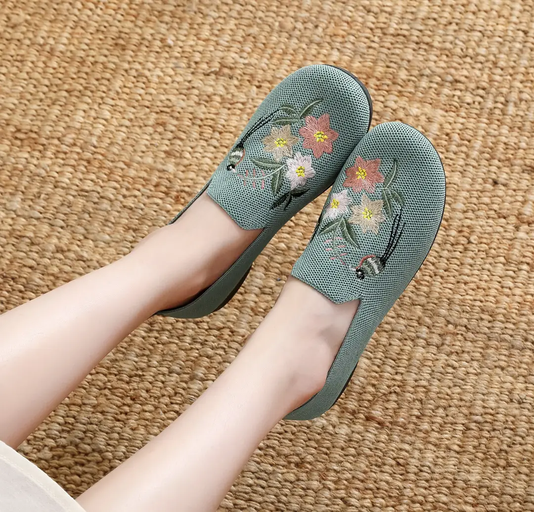 Old People's Shoes Women's Mother's sneaker Milk Shoes Non-slip Slip-in Old Beijing Cloth Shoes with Soft Sole for Middle-aged and Elderly - Image 3