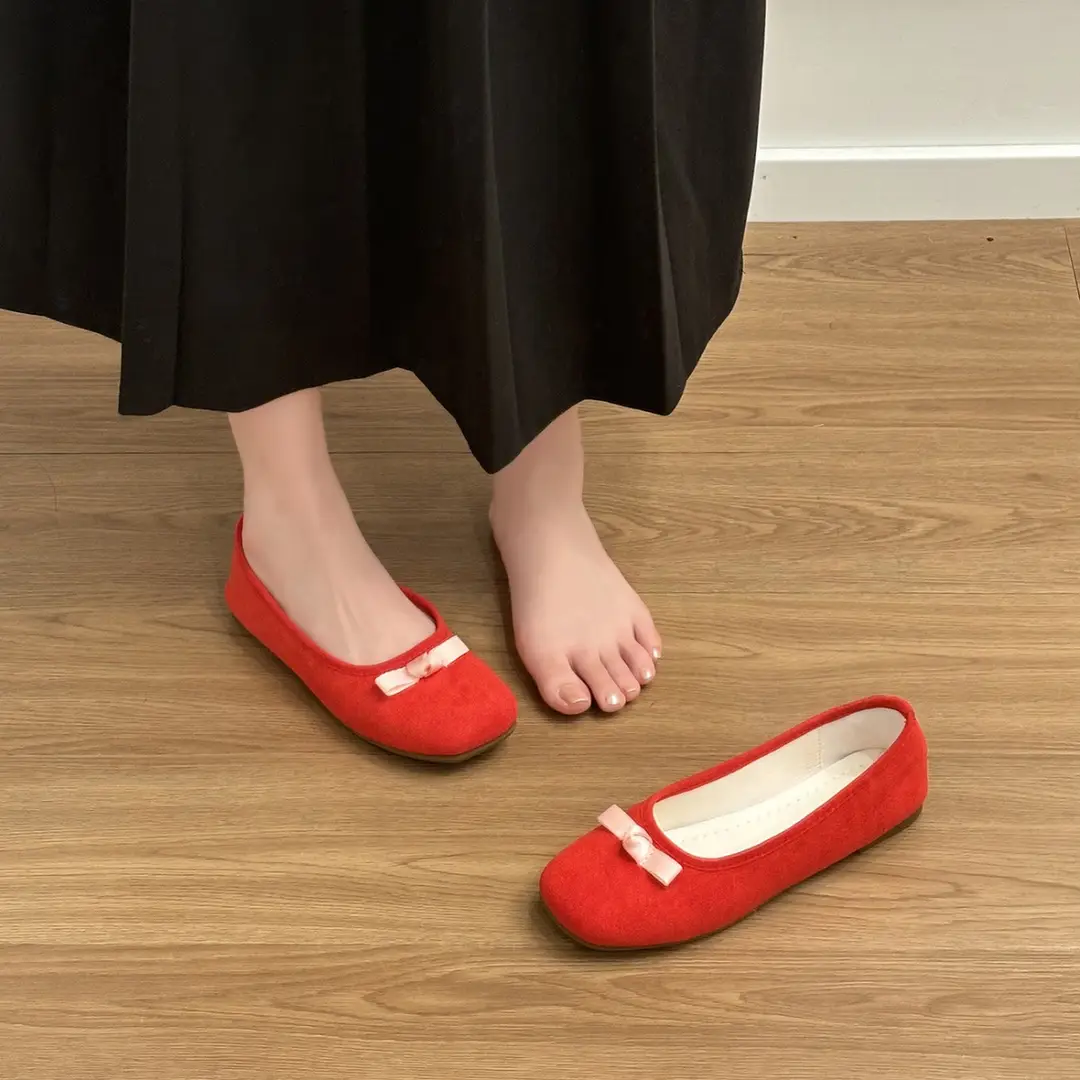 French Retro Bow Shallow Mouth Shoes Women's 2024 New Flat Mary Jane Milk Shoes - Image 2