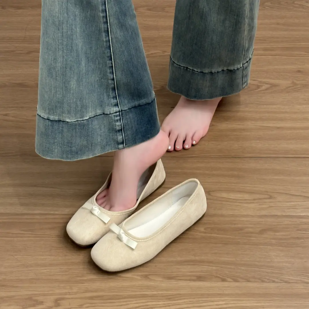 French Retro Bow Shallow Mouth Shoes Women's 2024 New Flat Mary Jane Milk Shoes - Image 3