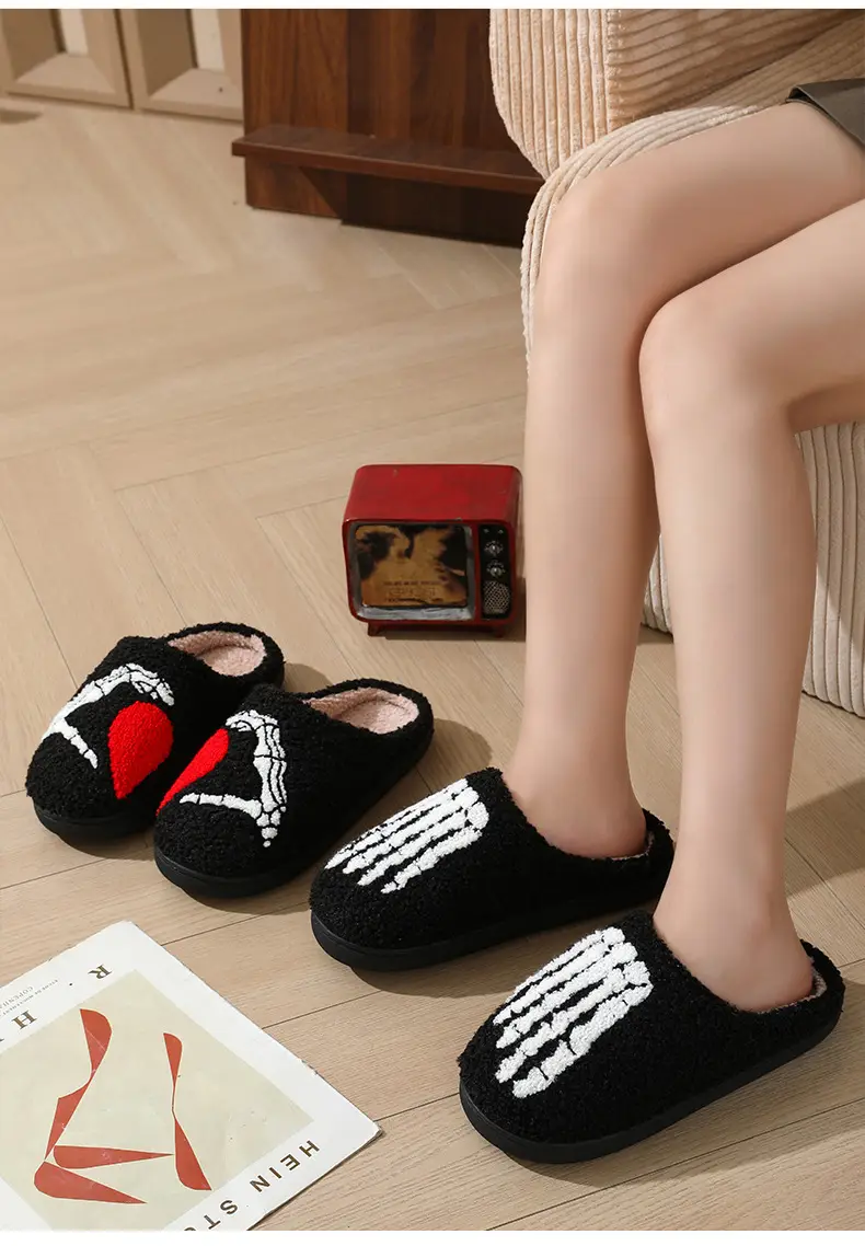 Cross-border autumn and winter Halloween slippers women's wholesale home non-slip home warm cartoon smiley face palm cotton slippers — feature 19