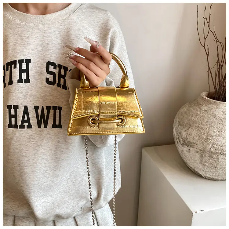 2024 Gold Crocodile Strap Women's Shoulder Bag — feature 19