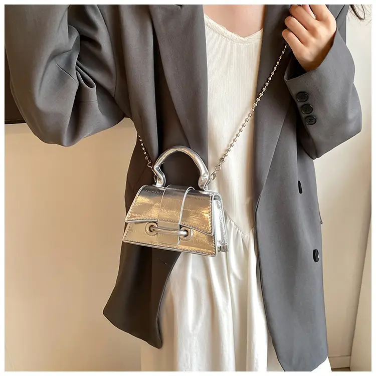 2024 Gold Crocodile Strap Women's Shoulder Bag — feature 24