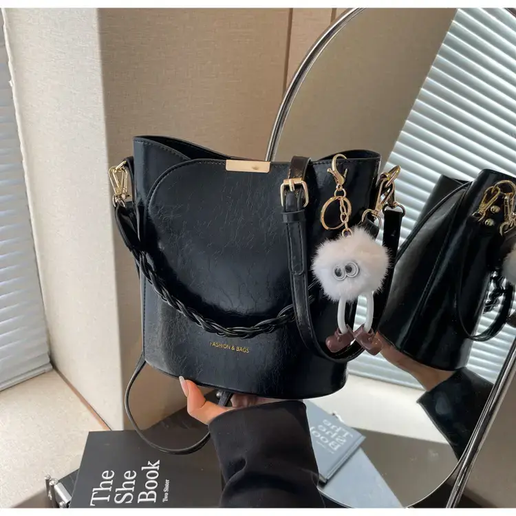 Pink High-End Bucket Bag for Women 2026 — feature 25