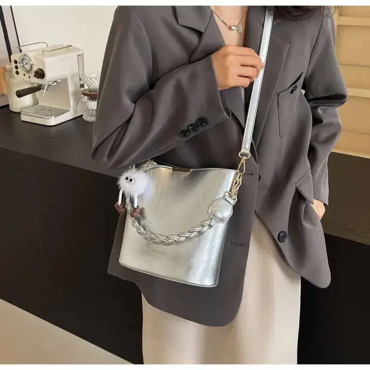 Pink High-End Bucket Bag for Women 2026 — feature 27
