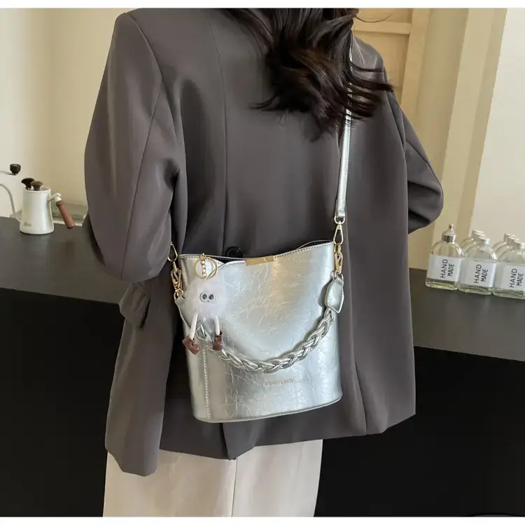 Pink High-End Bucket Bag for Women 2026 — feature 28