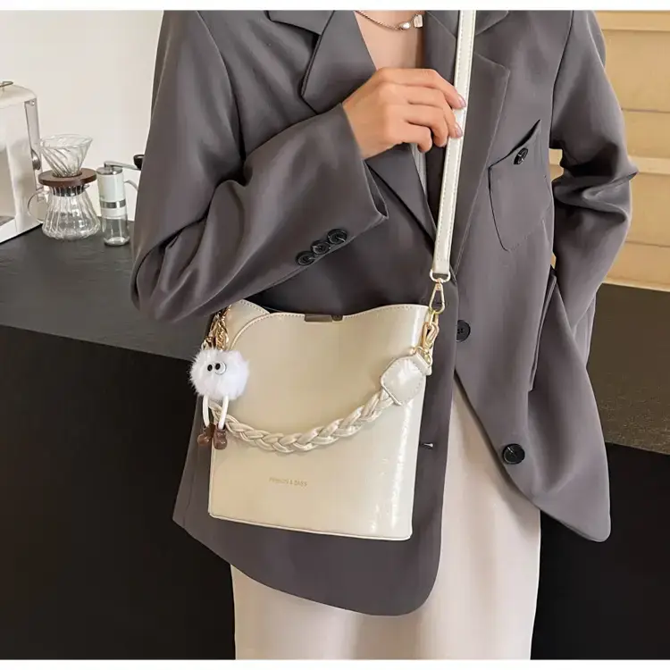 Pink High-End Bucket Bag for Women 2026 — feature 29
