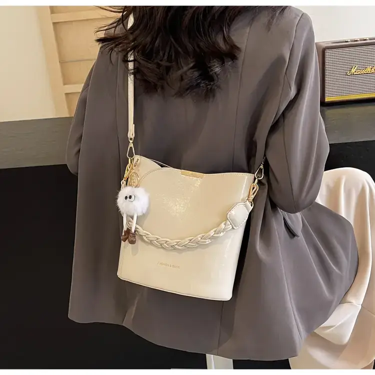 Pink High-End Bucket Bag for Women 2026 — feature 30